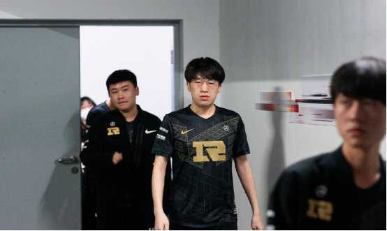 在多个关键 在多个关键