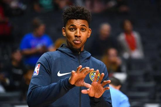 把优势端放 把优势端放