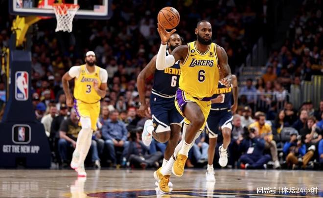 并在赛后 并在赛后